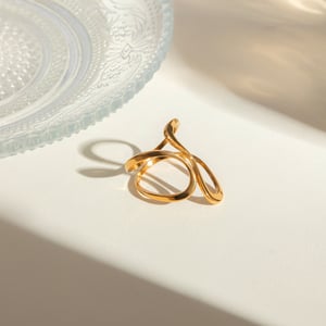 stile  transfrontaliero europeo e americano, moda popolare, acciaio inossidabile oro 18k, linea liscia, anello aperto a forma speciale, gioielli all&#39;ingrosso h5 